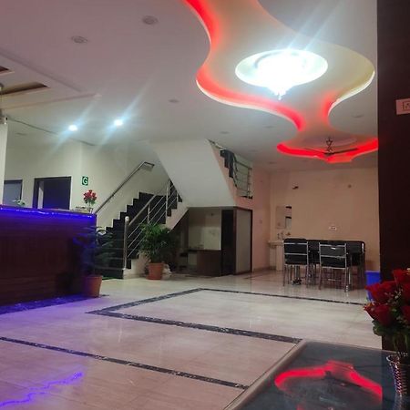 Hotel Kb Square Near Chandigarh Railway Station Chandīgarh Exterior foto