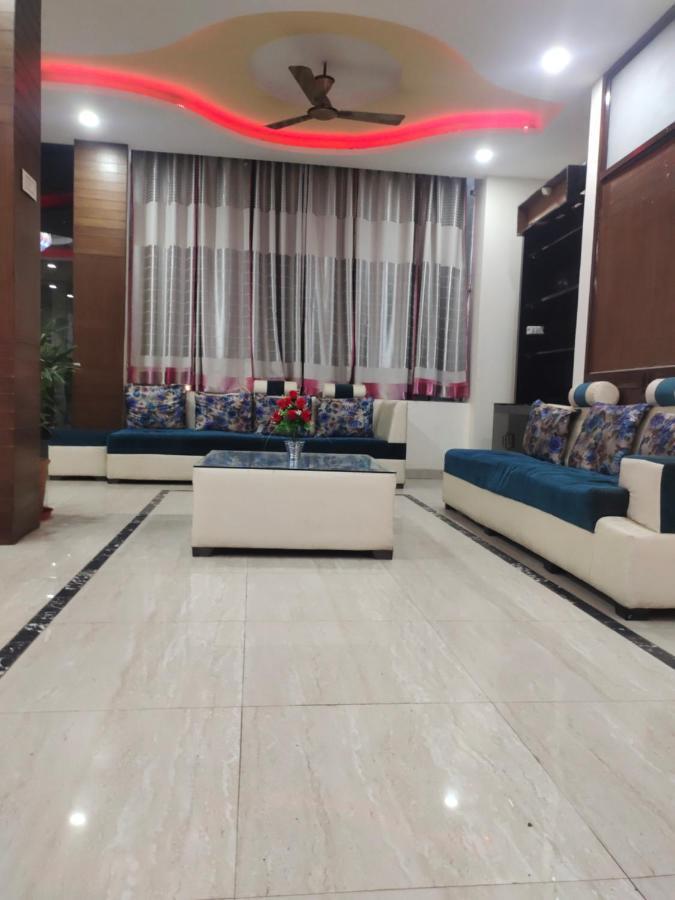 Hotel Kb Square Near Chandigarh Railway Station Chandīgarh Exterior foto