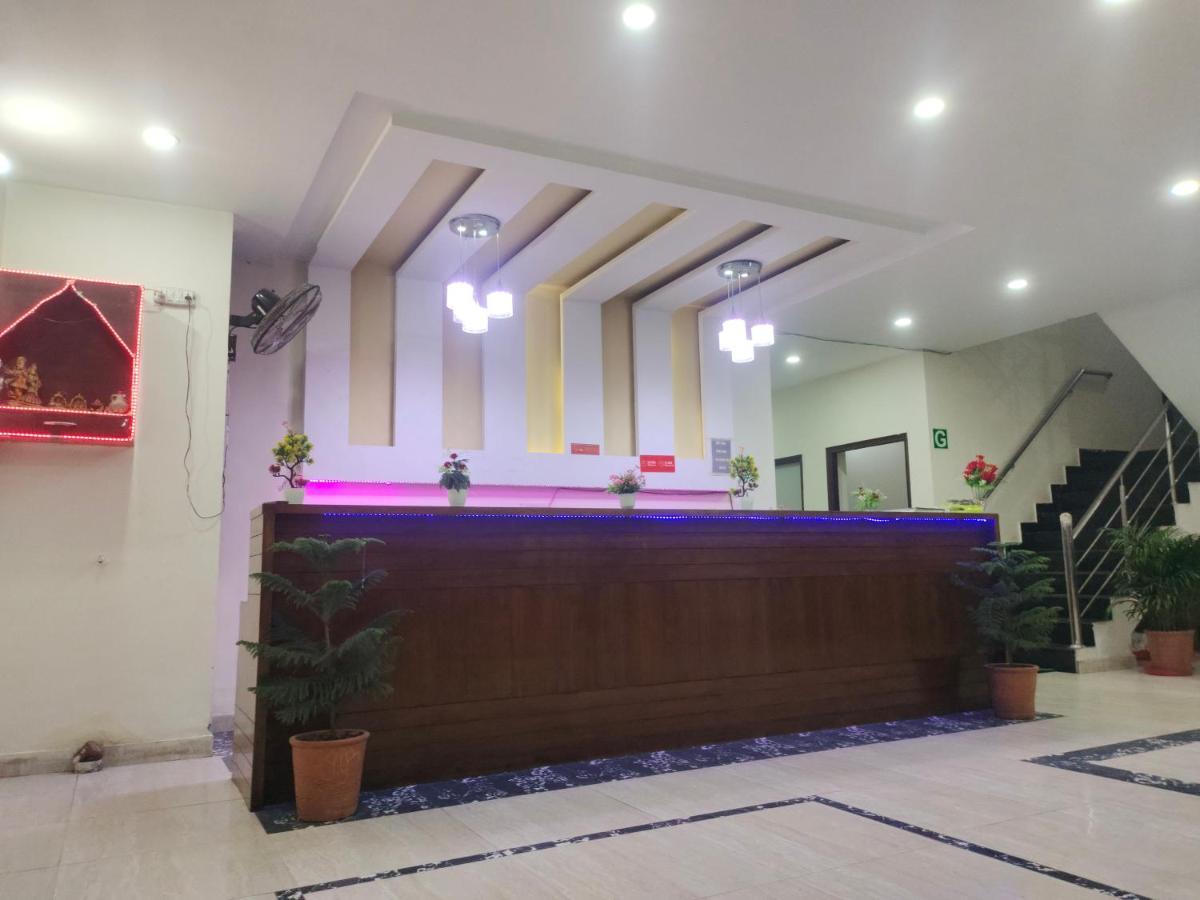 Hotel Kb Square Near Chandigarh Railway Station Chandīgarh Exterior foto