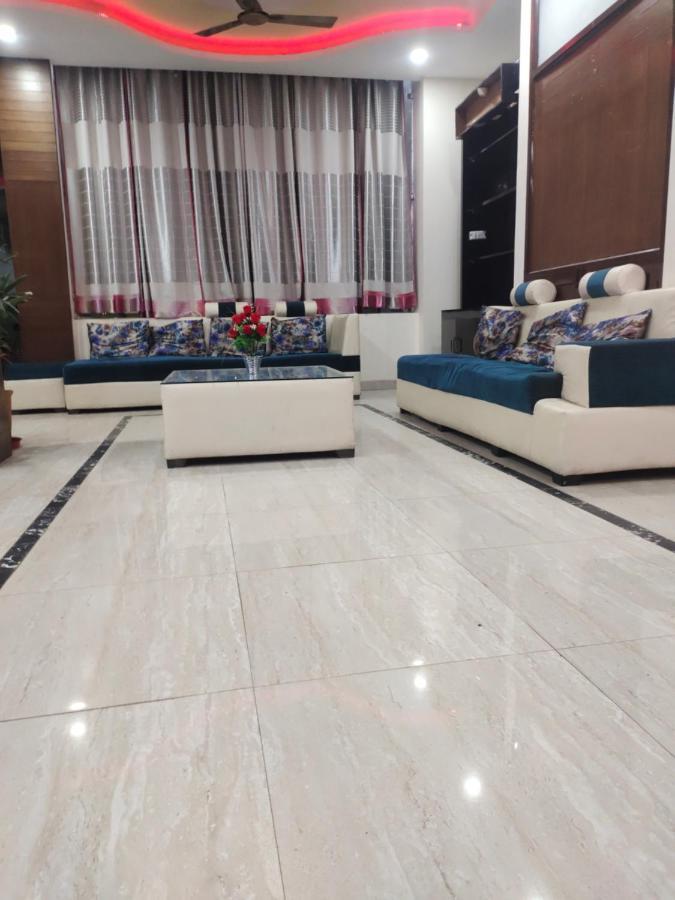 Hotel Kb Square Near Chandigarh Railway Station Chandīgarh Exterior foto