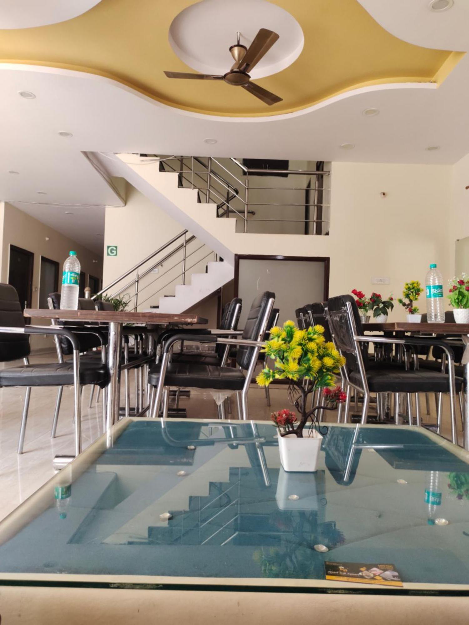 Hotel Kb Square Near Chandigarh Railway Station Chandīgarh Quarto foto