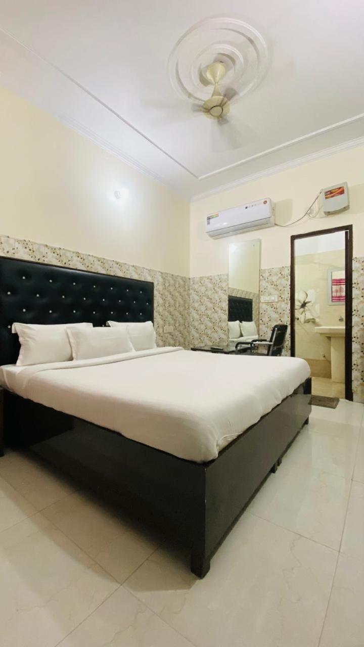 Hotel Kb Square Near Chandigarh Railway Station Chandīgarh Exterior foto