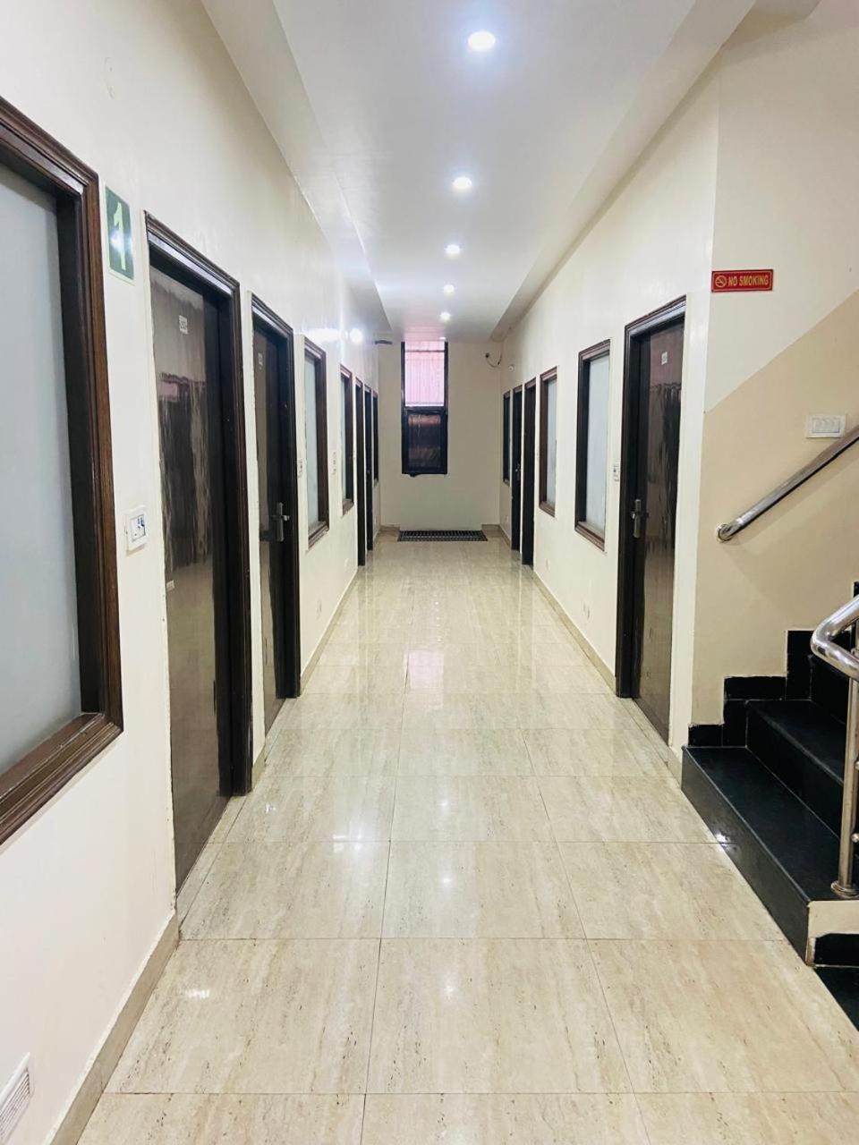 Hotel Kb Square Near Chandigarh Railway Station Chandīgarh Exterior foto