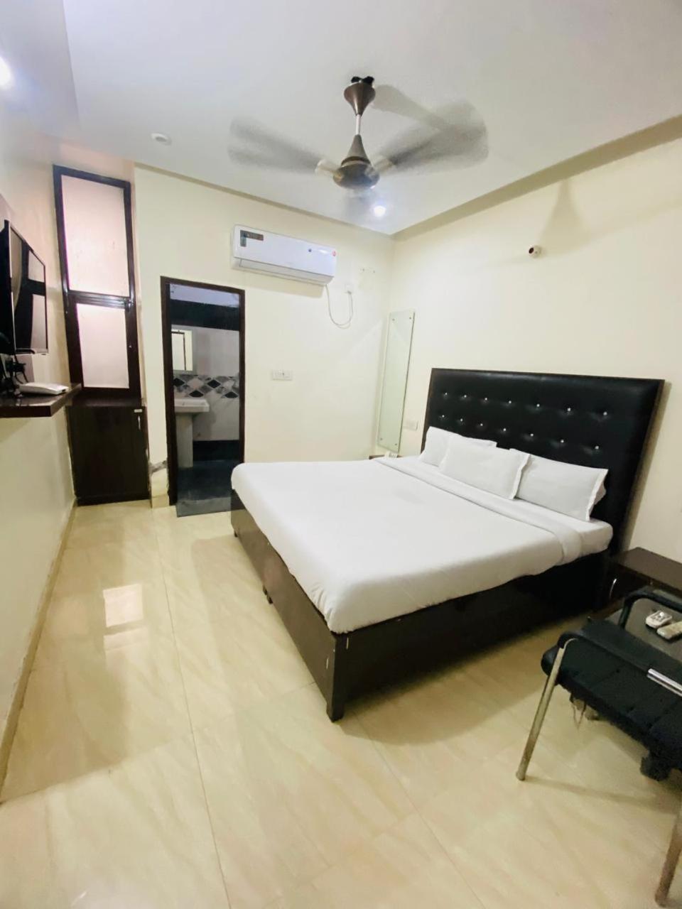 Hotel Kb Square Near Chandigarh Railway Station Chandīgarh Exterior foto