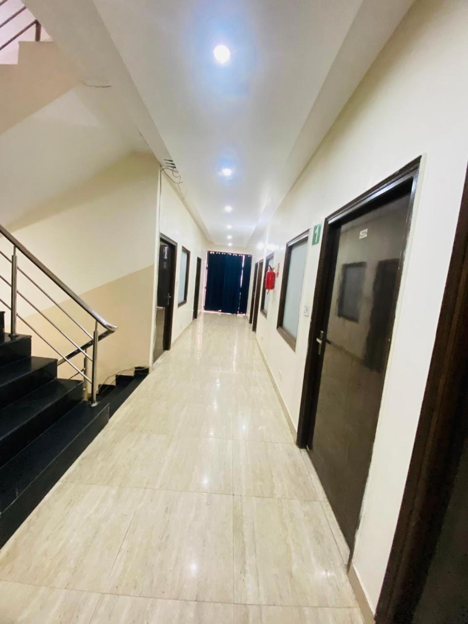 Hotel Kb Square Near Chandigarh Railway Station Chandīgarh Exterior foto