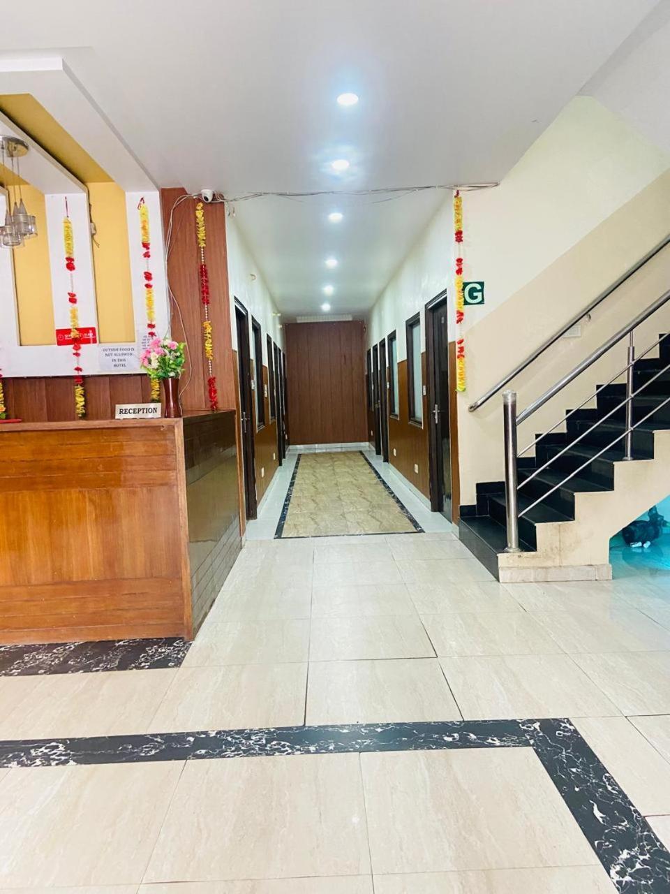 Hotel Kb Square Near Chandigarh Railway Station Chandīgarh Exterior foto